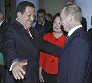 Putin & Chaves embrace