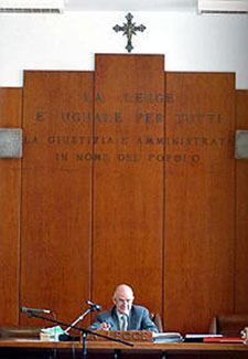 The crucifix is still shown in Italian court rooms