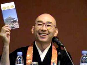 A Buddhist invited all present to the Buddhist sanctuary of Zenkoji