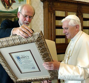 Benedict XVI receives a prayer by Luther