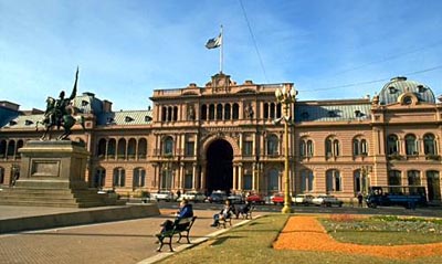 005_CasaRosada.jpg - 42936 Bytes