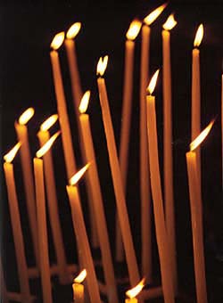 F004_Candles.jpg - 33438 Bytes